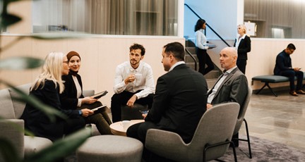 Kollegor på kontor